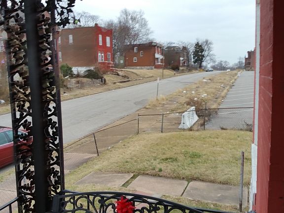 2nd image of 5962 Theodosia Ave