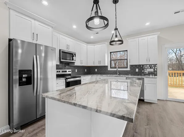 211 Alreva Rd, Louisville, KY 40216