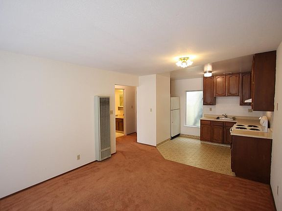 3rd image of 275 12th Ave #1
