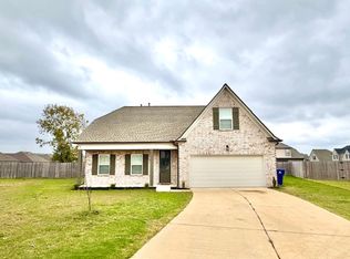 5434 Lakeside Cv, Walls, MS 38680