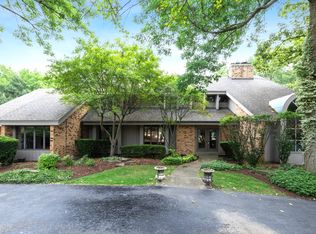 8801 Wedgewood Dr, Burr Ridge, IL 60527