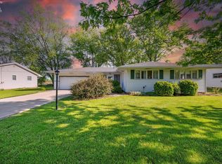 216 E 11th St, Port Clinton, OH 43452