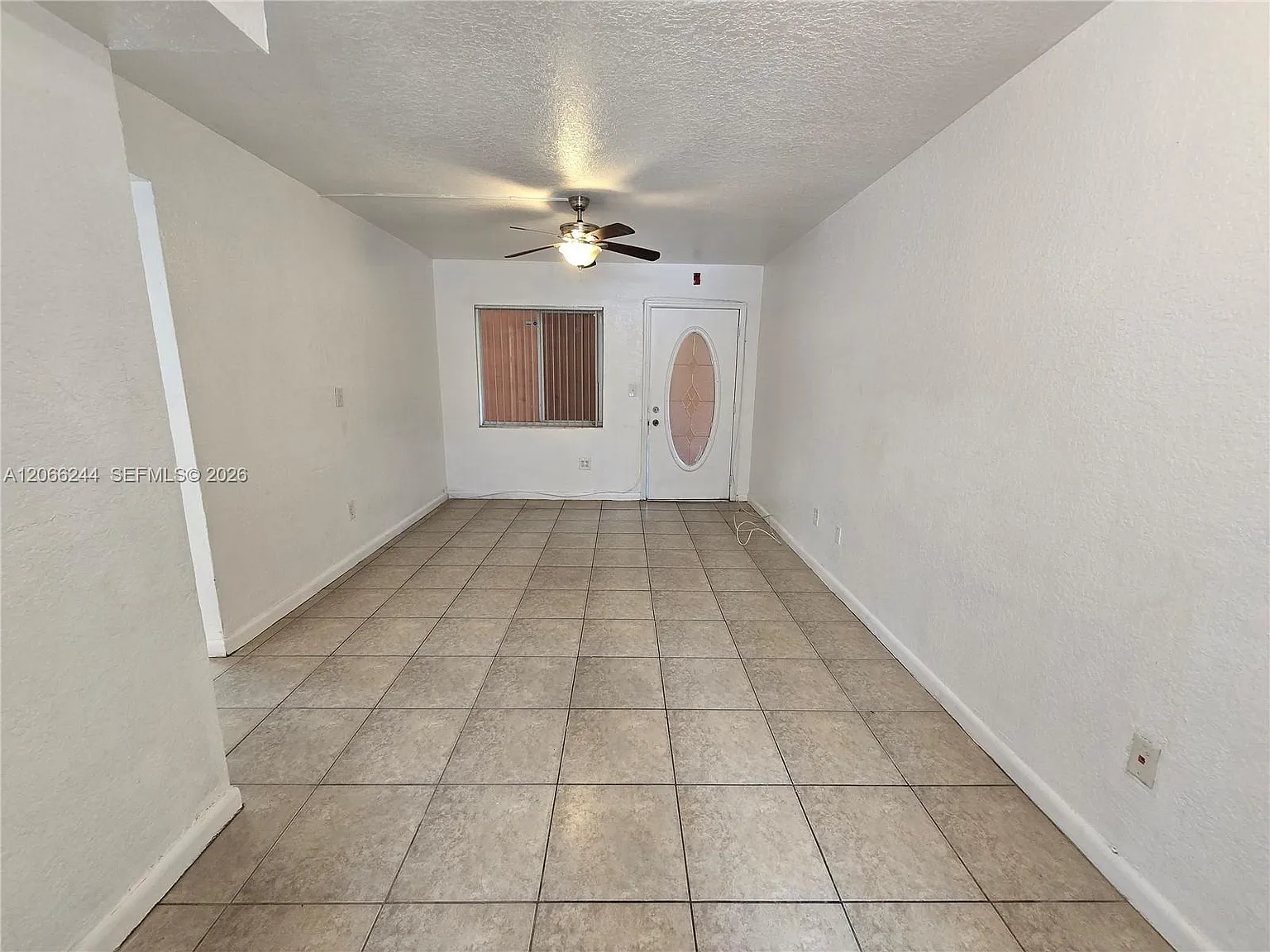River Grand Ii Condo — Photo 2