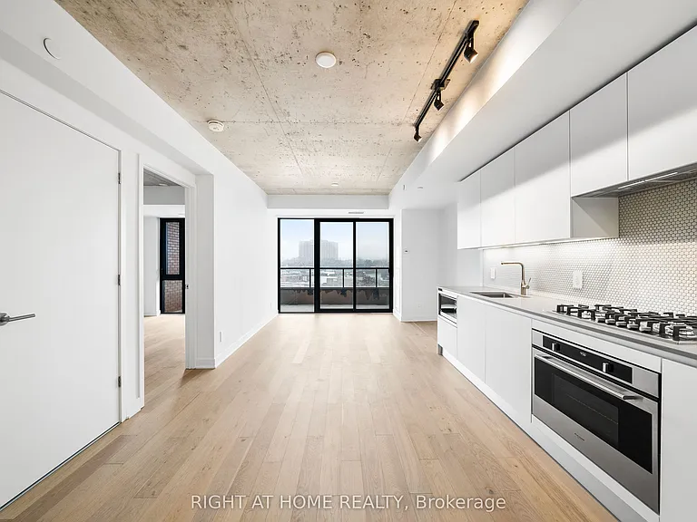 2720 Dundas St W #520 — Photo 15