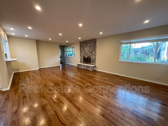 5th image of 3713 Southwood Ave