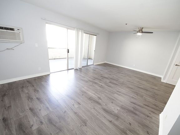 2nd image of 10615 Rose Ave APT 105