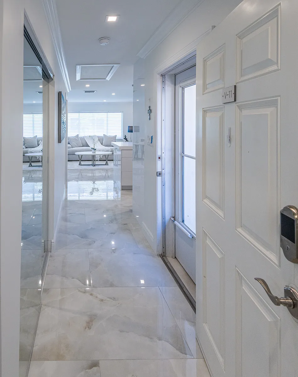 Entry Way - 1900 Benjamin Franklin Dr #11