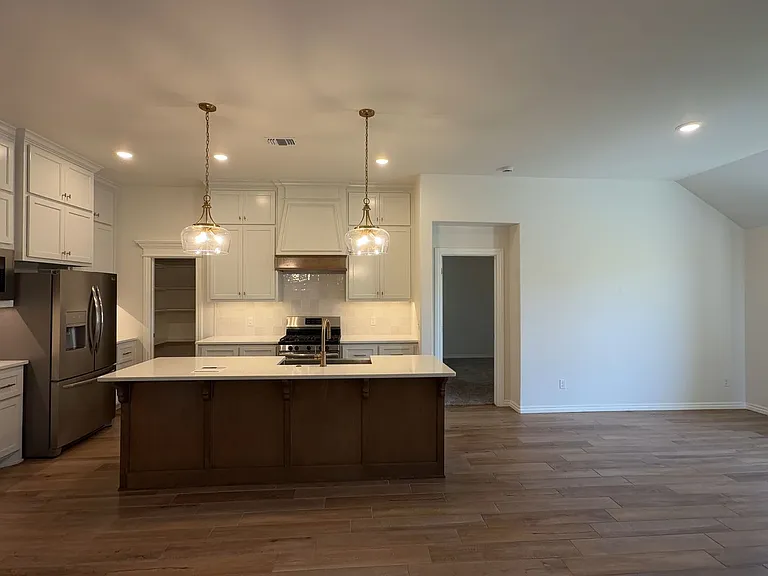 12301 SW 31st St — Photo 12