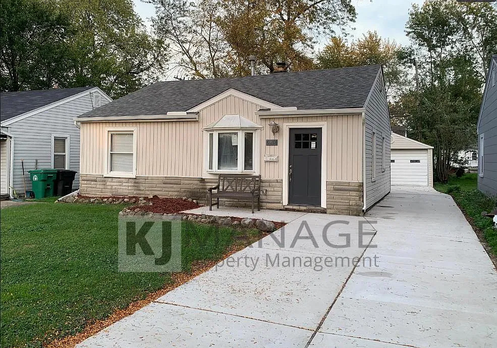 2 bed, 812 sqft, $1,550 — Photo 1