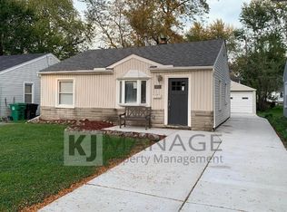 5934 Harrison St, Garden City, MI 48135