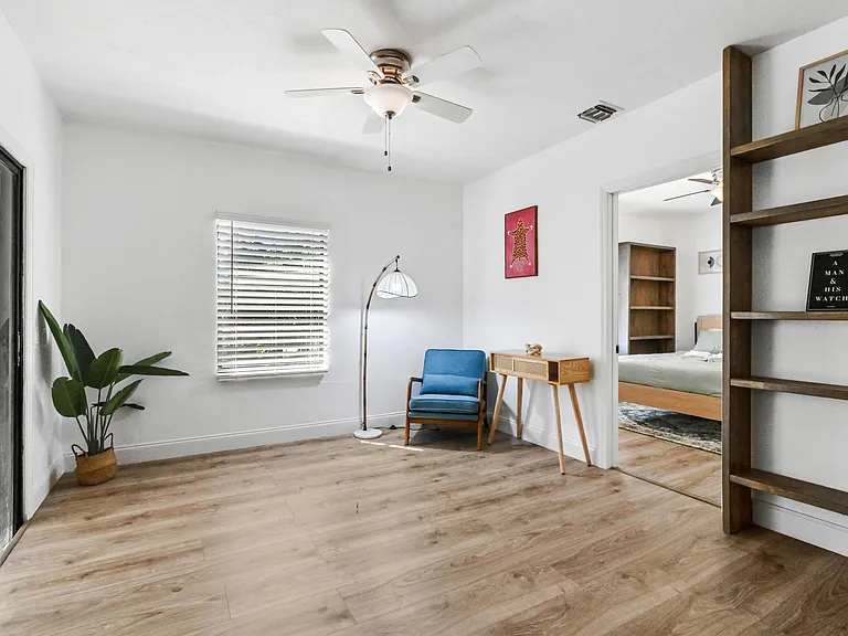 1032 W Jennings St — Photo 18