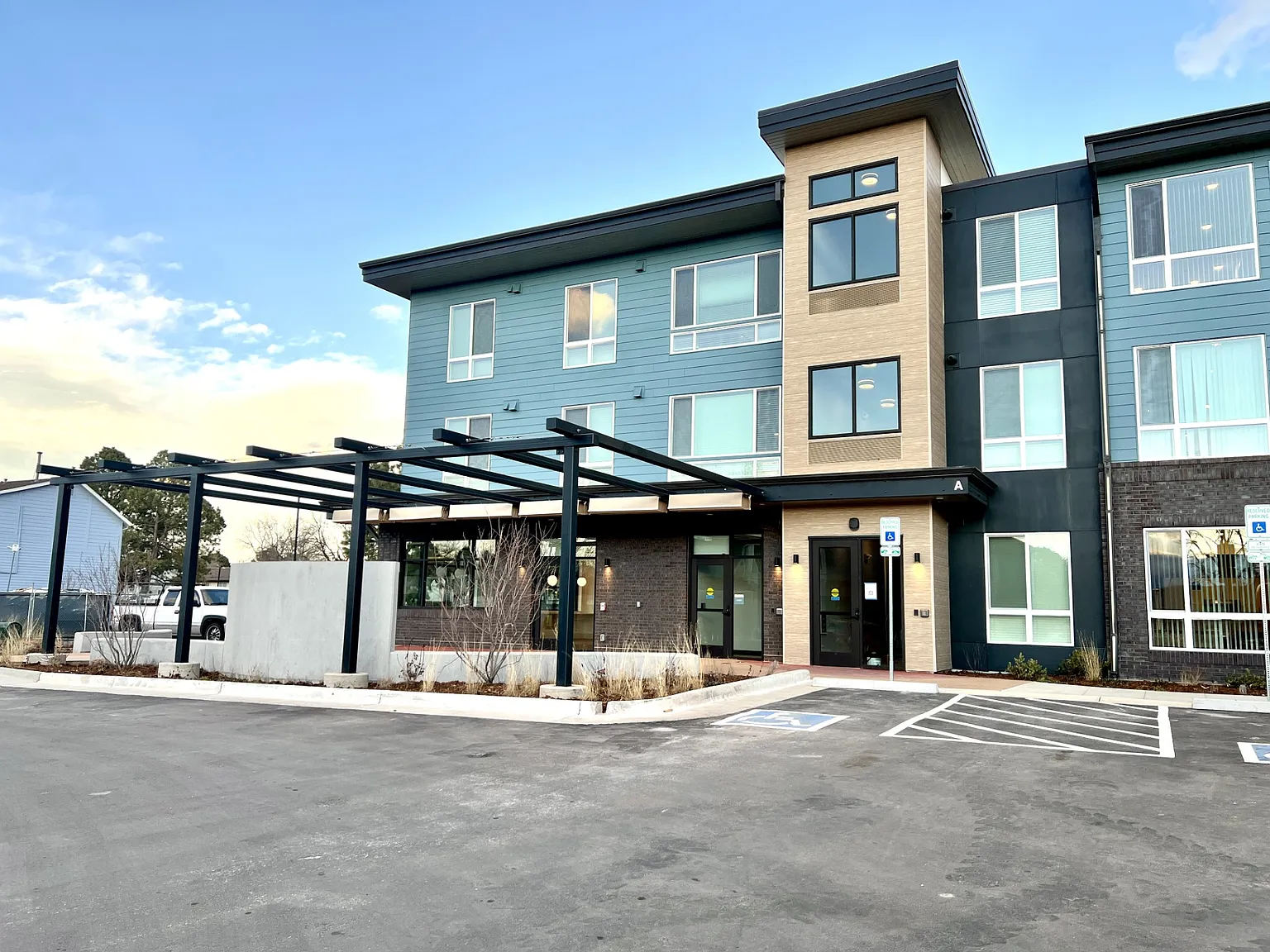 Residences at Willow Park Flats — Photo 3