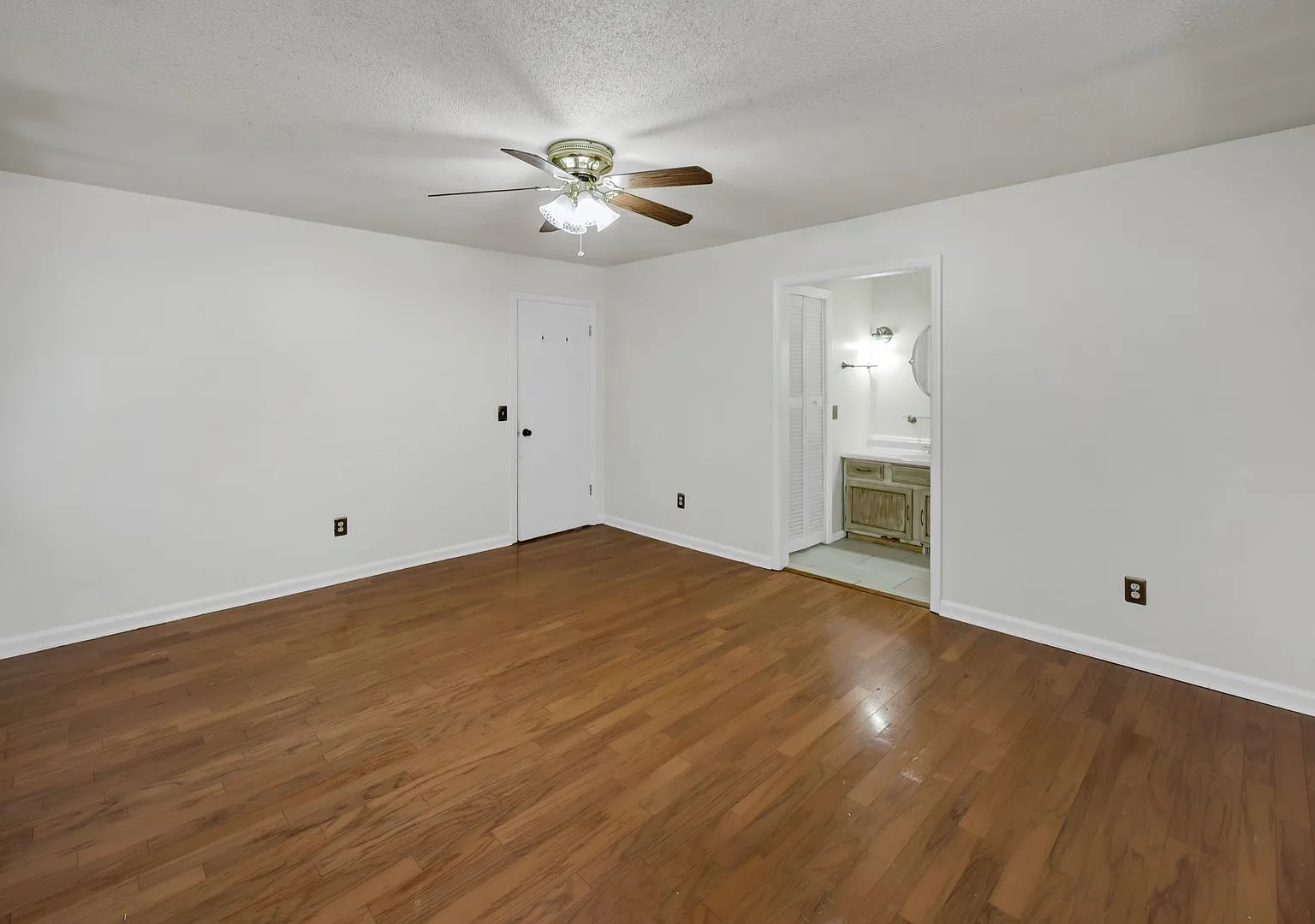 Spacious 3-Bedroom Home in a Convenient West Columbia Location! — Photo 4