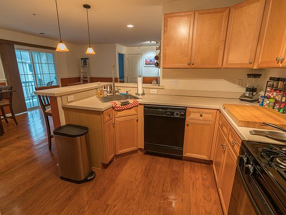 Kitchen view - tons of great counter space