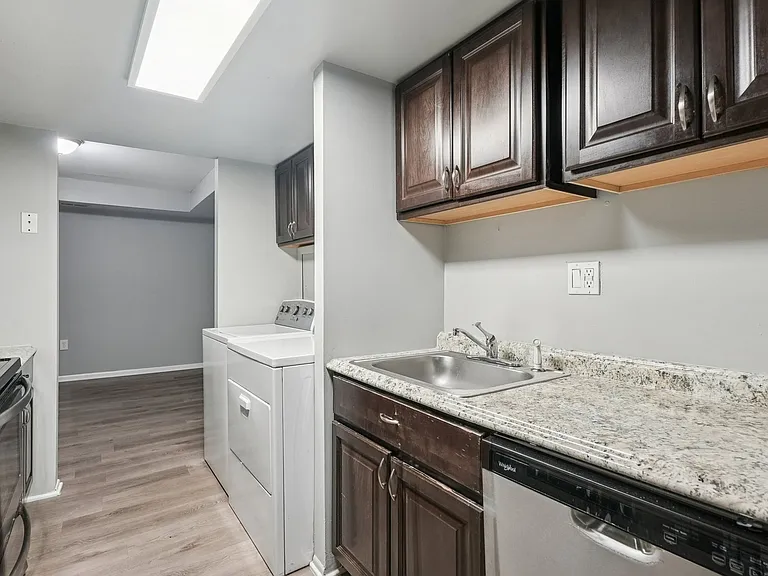 Aspen Apartments in Whitehall — Photo 24
