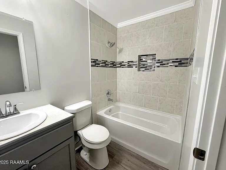 115 Margaret St — Photo 7