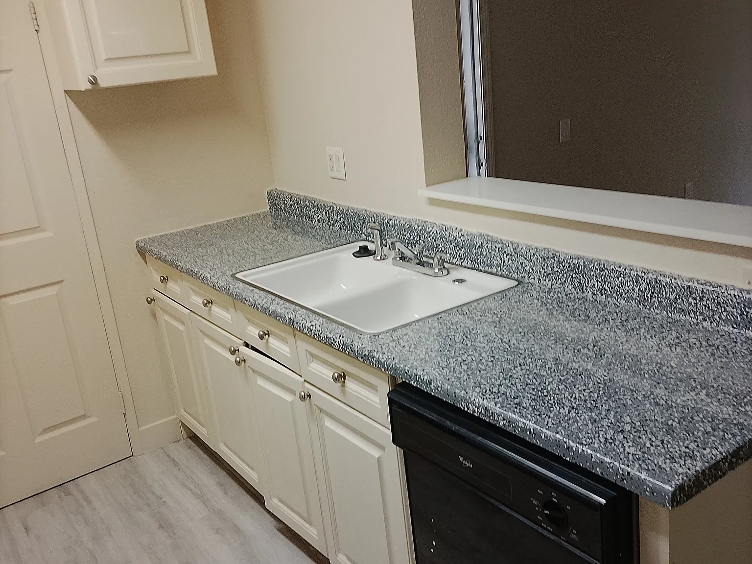 1 bed, 677 sqft, $2,200 — Photo 4