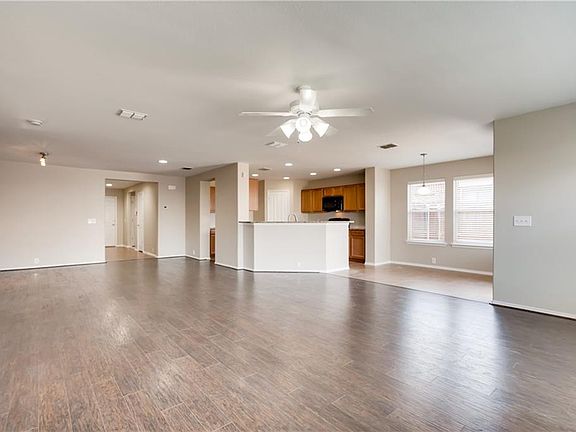 5th image of 10417 Donnis Dr