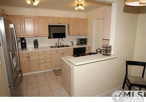 4th image of 21828 Michale St