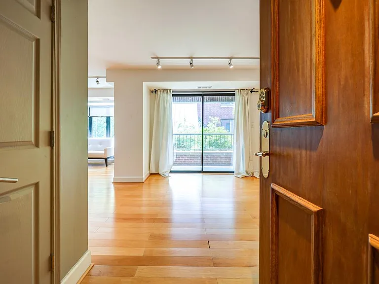 1080 Wisconsin Ave NW #2019 — Photo 5