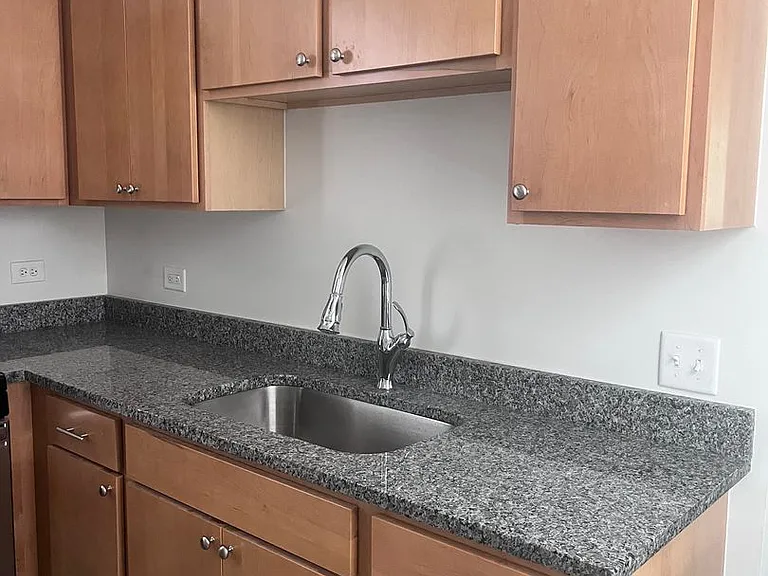 1007 N Lavergne Ave — Photo 12