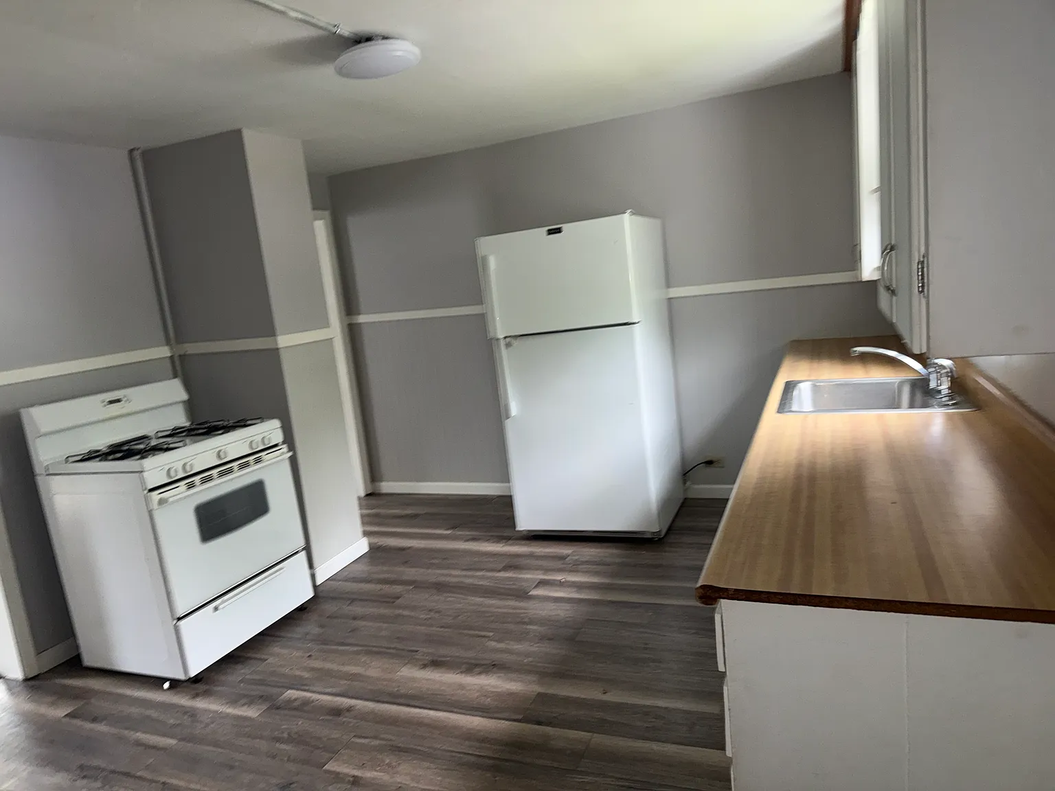 1 bed, 900 sqft, $1,275 — Photo 2