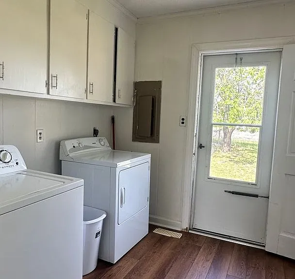 704 E Country Club Dr — Photo 8