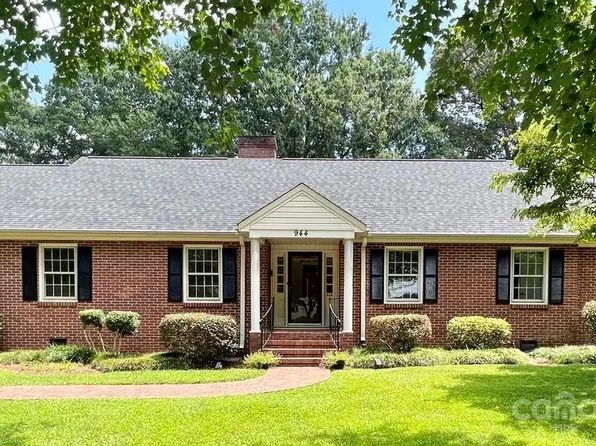 944 Churchill Dr, Gastonia, NC 28054