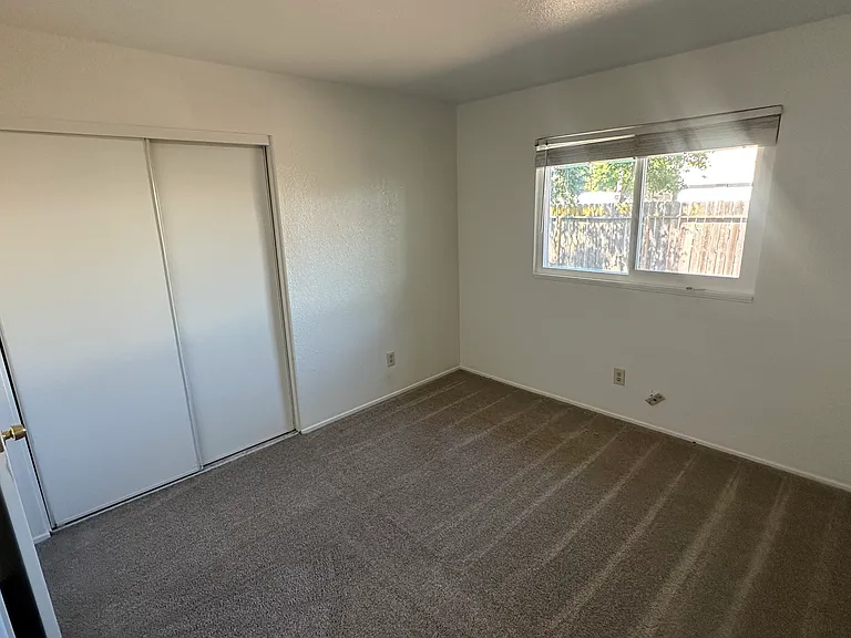 5000 San Francisco Blvd — Photo 16