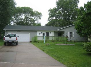 1140 10th Ave N, Clinton, IA 52732