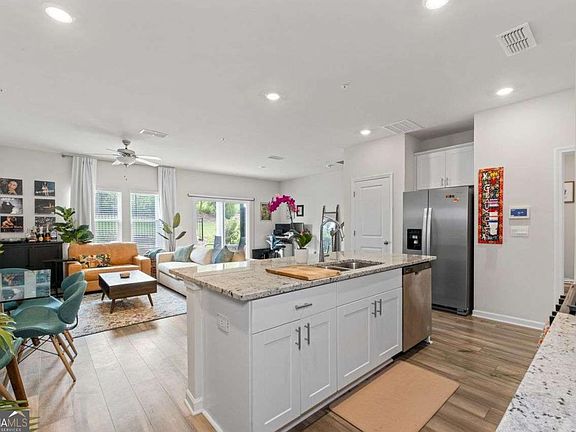 2nd image of 1729 Hyssop Blvd