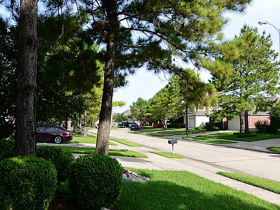 3rd image of 14107 Becket Woods Ln