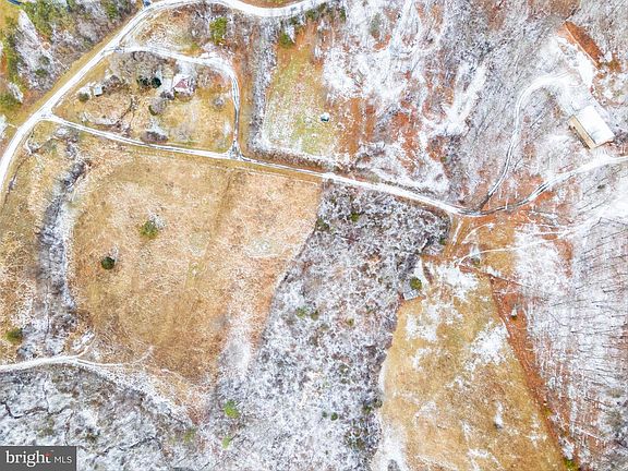 4th image of 160 Capon Springs Grn