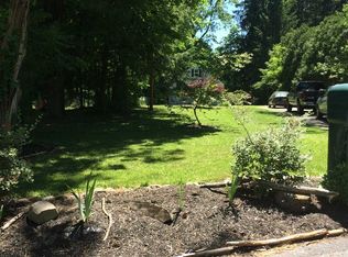 180 Rochdale Rd, Poughkeepsie, NY 12603