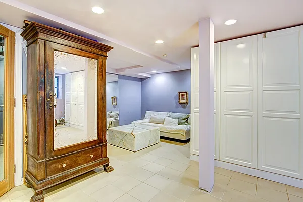Sold by Corcoran | media 16