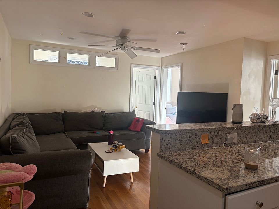 1st image of 60 Egmont St #16
