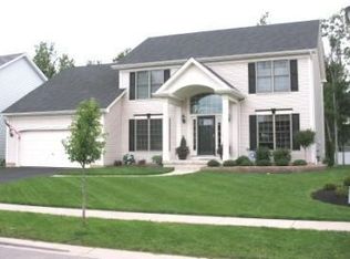 99 Autumn Creek Ct, East Amherst, NY 14051