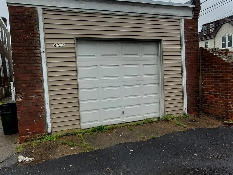 403 S 4th St — Photo 17