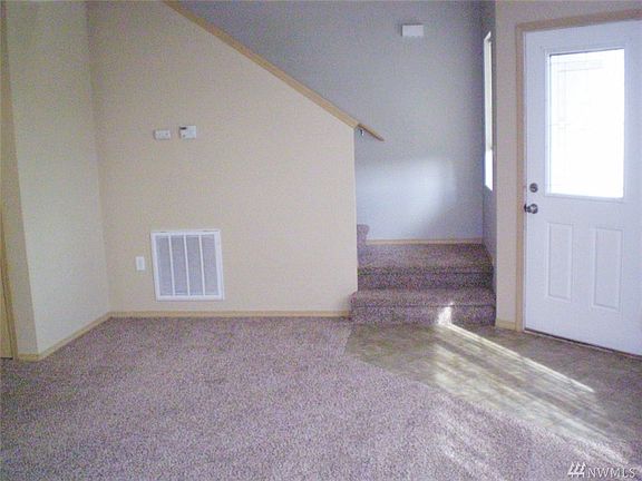 3rd image of 1038 S Lakeland Dr