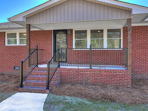 3rd image of 1034 Woodland Dr