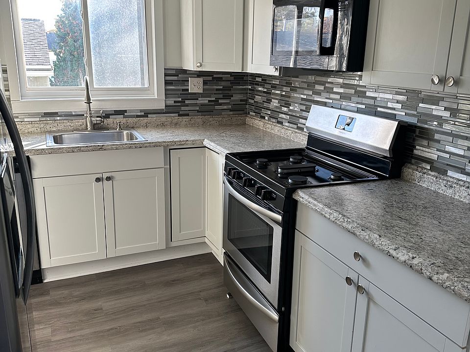 1st image of 645-47 Dewitt St #2