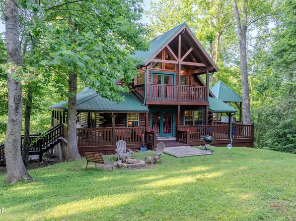 421 Laurel Ave, Gatlinburg, TN 37738