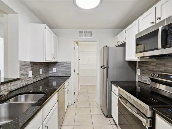 442 Warm Springs Cir, Roswell, GA 30075
