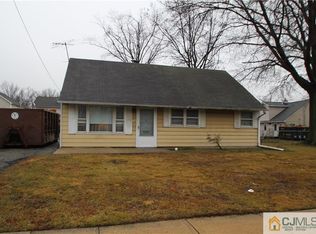131 Idlewild Rd, Edison, NJ 08817