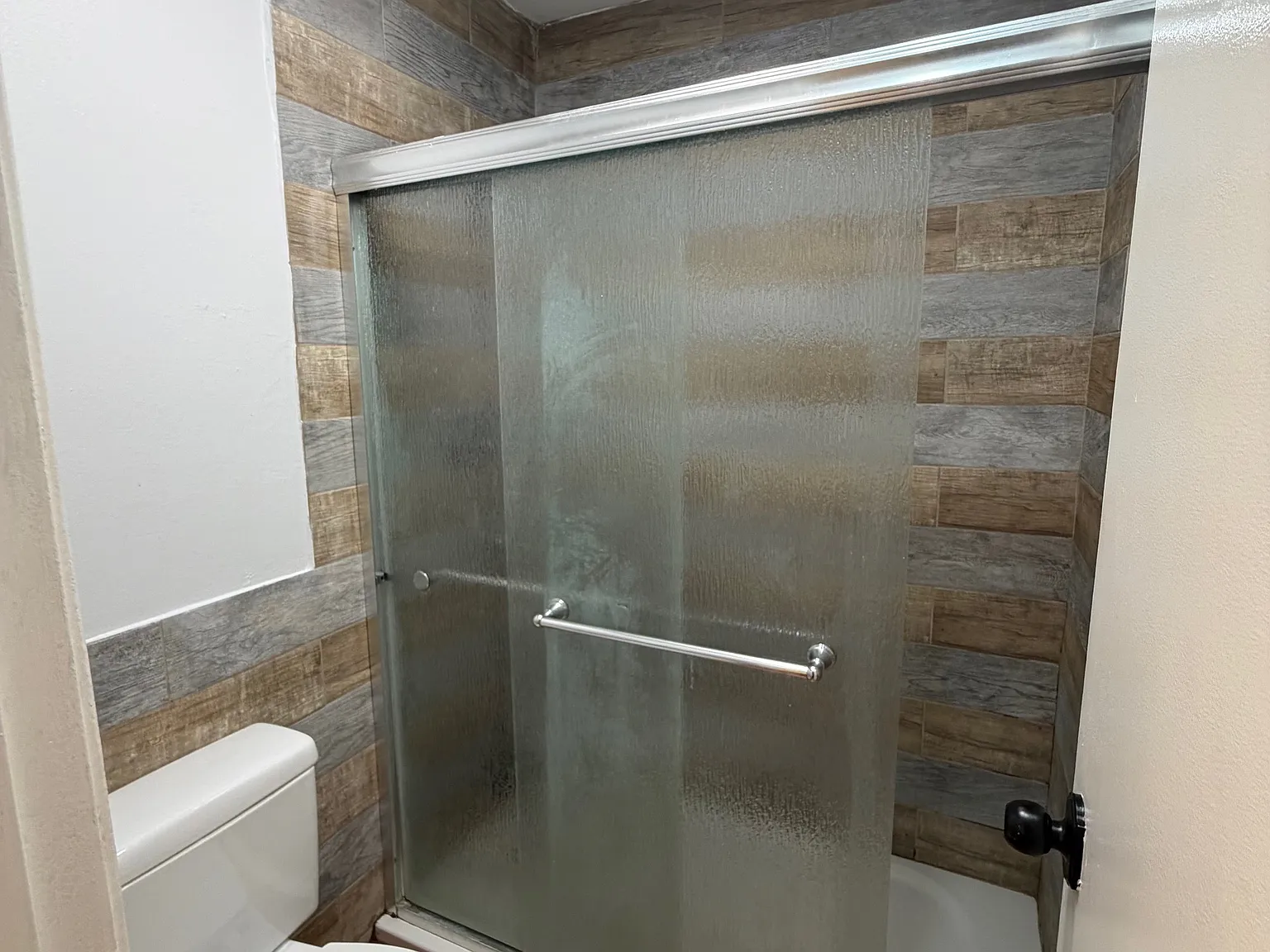 2 bed, 1000 sqft, $2,575 — Photo 3