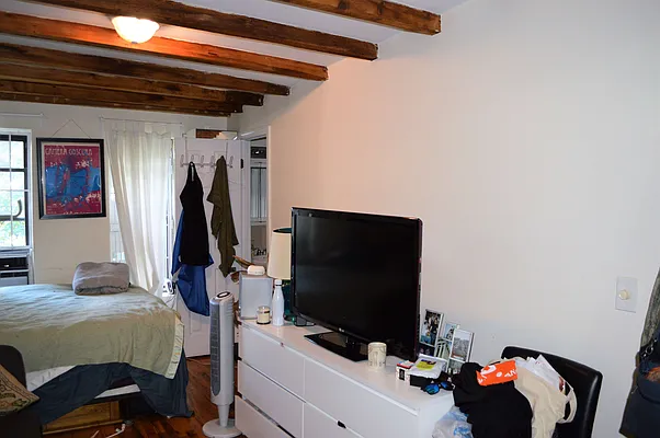 Rented by OvCo Realty | media 37