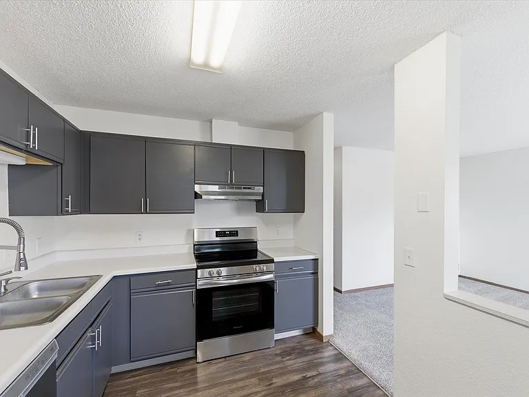 East Gate Estates — Photo 10