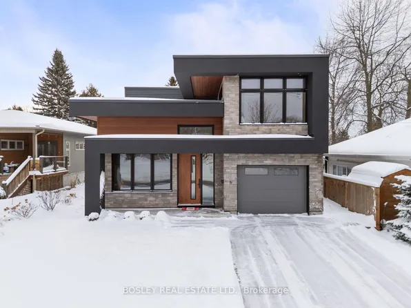 271B Tweed St, Cobourg, ON K9A 2R9