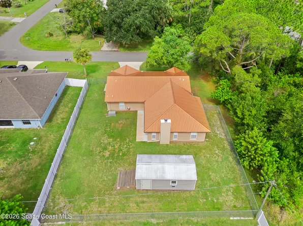 491 Carpenter Ave NW, Palm Bay, FL 32907