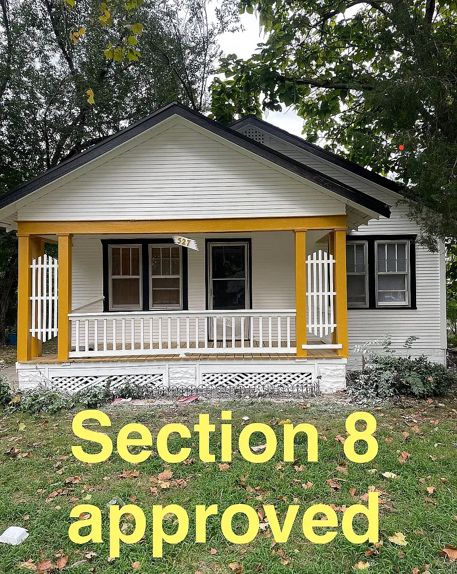 3 bed, 1080 sqft, $1,295 — Photo 1